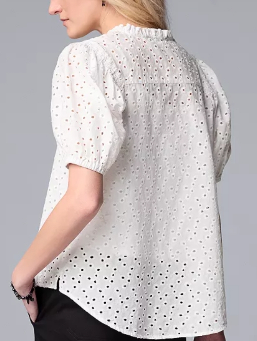 Simply Vera Vera Wang White Eyelet V-Neck Puff Sleeve Blouse - Picture 2 of 5